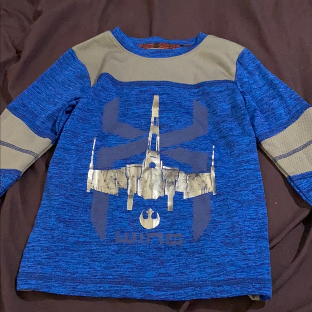 Boys long sleeve size 4 start wars shirt